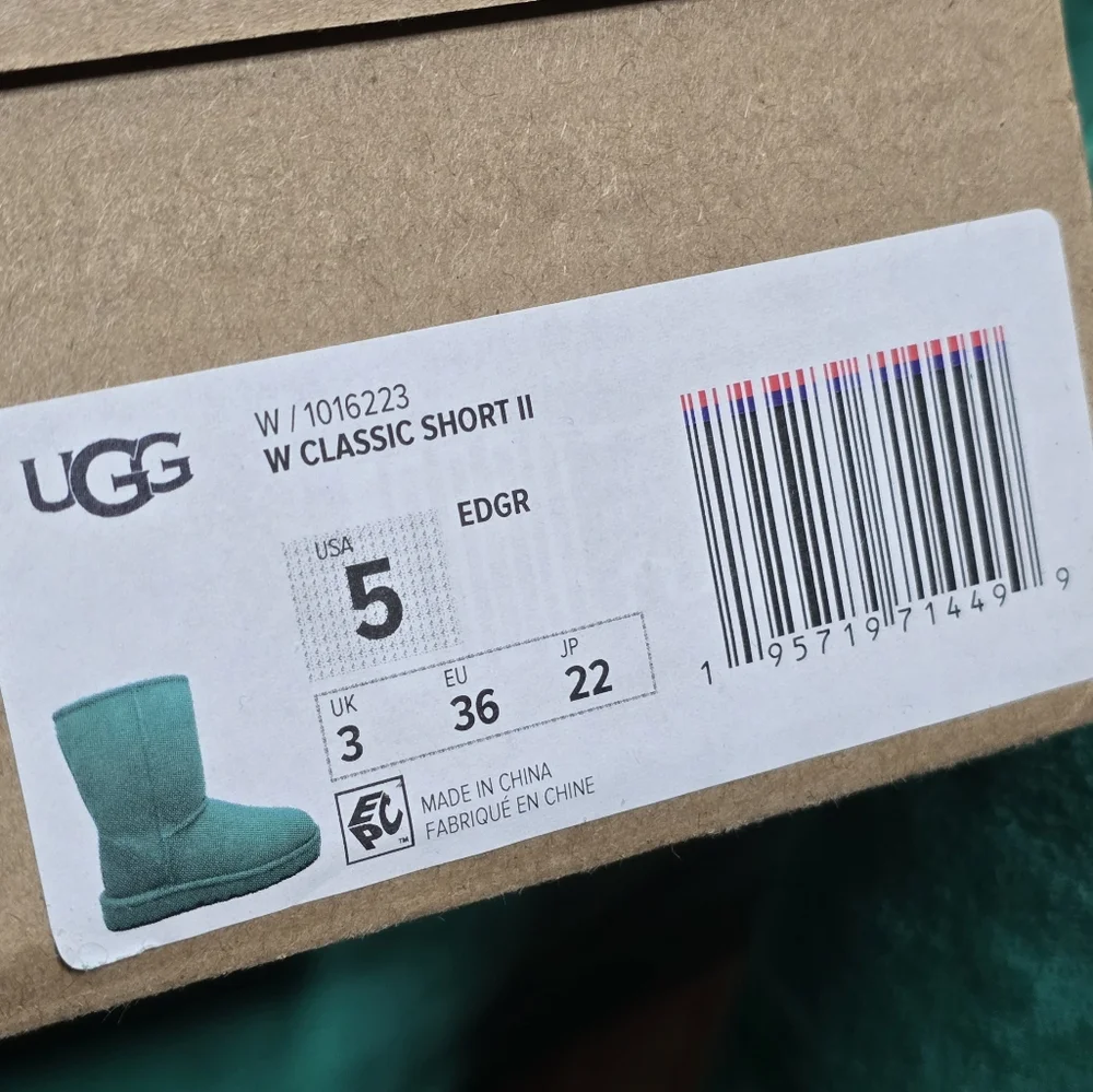 UGG Classic Short II Boots Emerald Green Size 5 - Picture 4 of 14